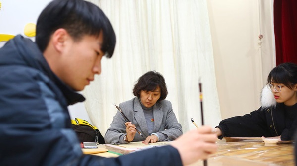 一縷墨香育才情 一紙素箋書師篇 鞍山道小學(xué)開(kāi)展書法培訓(xùn)