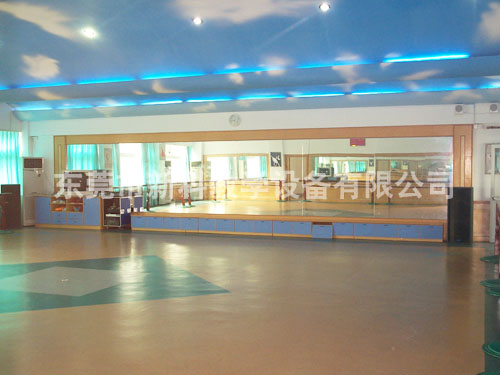 <a href='http://www.591123.cn/chanpin/59-1.html' target='1' style='font-size:18px; font-weight:bold; color:#000000;'>舞蹈室</a>2