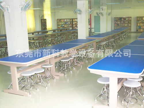 <a href='http://www.591123.cn/chanpin/110-1.html' target='1' style='font-size:18px; font-weight:bold; color:#000000;'>圖書閱覽室</a>8