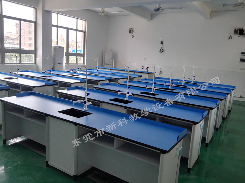 <a href='http://www.591123.cn/chanpin/53-1.html' target='1' style='font-size:18px; font-weight:bold; color:#000000;'>科學實驗室</a>