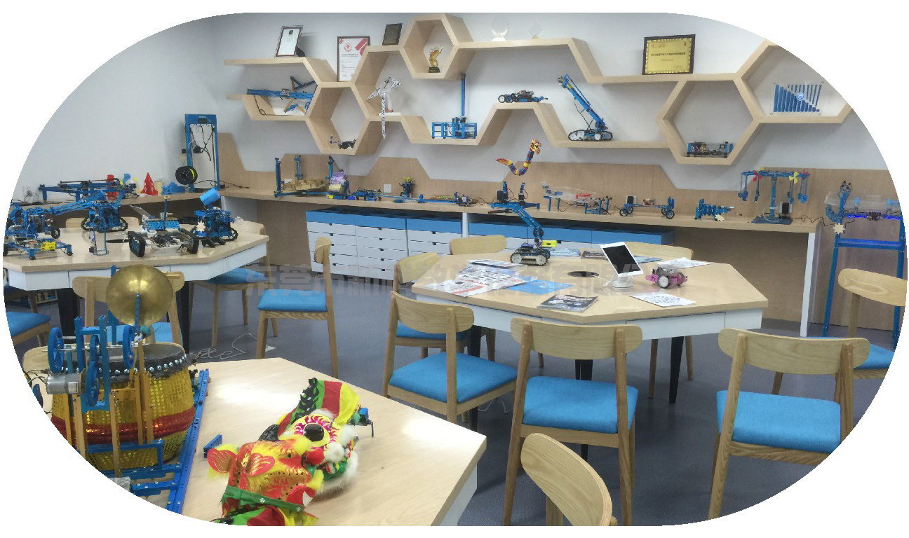 <a href='http://www.591123.cn' target='1' style='font-size:14px; font-weight:bold; color:#0080ff;'>創(chuàng)客實驗室</a>展示區(qū)