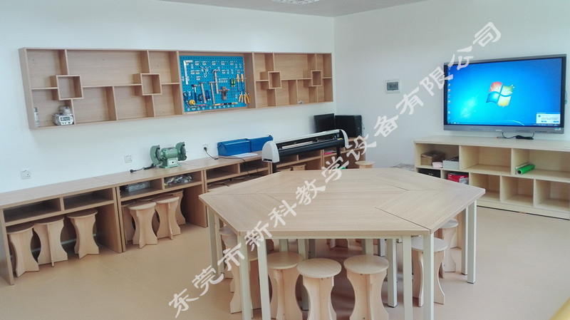 <a href='http://www.591123.cn' target='1' style='font-size:14px; font-weight:bold; color:#0080ff;'>創客實驗室</a>