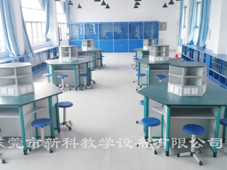 <a href='http://www.591123.cn/chanpin/60-1.html' target='1' style='font-size:18px; font-weight:bold; color:#000000;'>機器人功能室</a>3